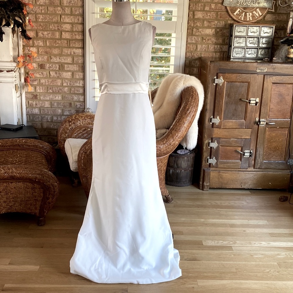 COPY - LAN TING WHITE WEDDING DRESS RUFFLE BACK NEW SMALL **
